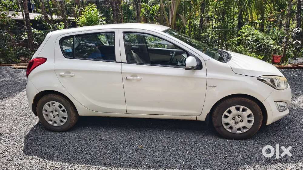 Neat High Quality Hyundai I20 Magna  2014 Petrol 60500 Km Driven