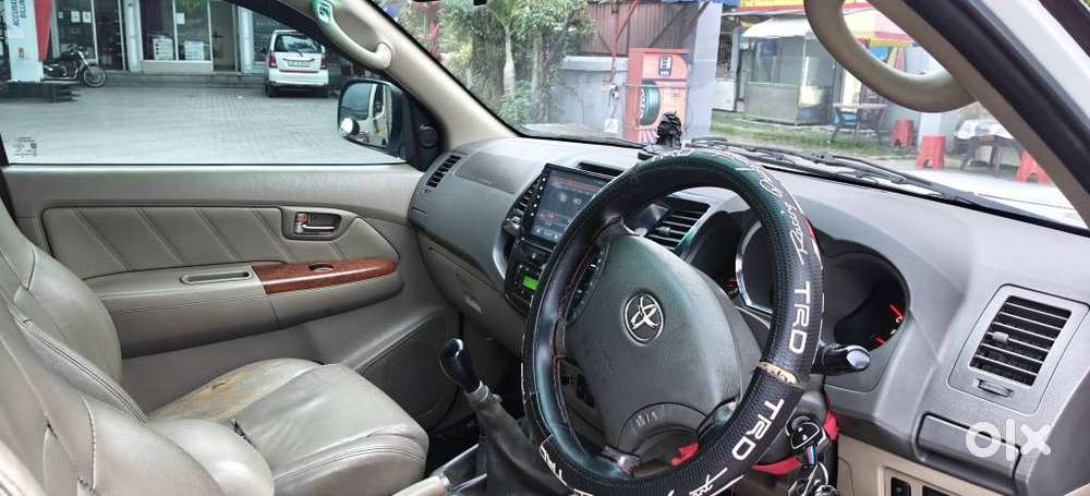Toyota Fortuner 4x4 Manual Limited Edition, 2010, Diesel