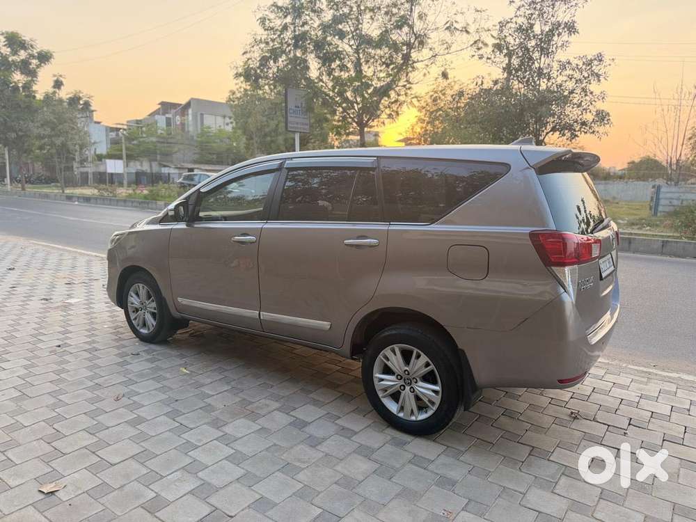 Toyota Innova Crysta 2.8 Zx At, 2016, Diesel