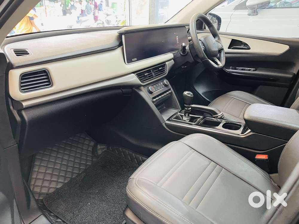 Mahindra Xuv700 2.2 Ax 5 Diesel Mt 7 Str, 2023, Diesel