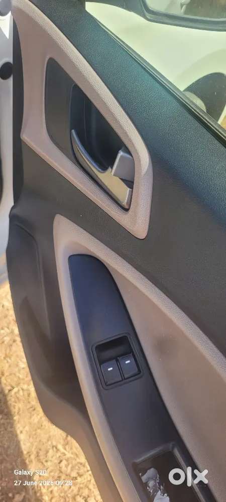 Tn 42 Az Kgm Reg Hyundai Elite I20 2017 Showroom Maintained