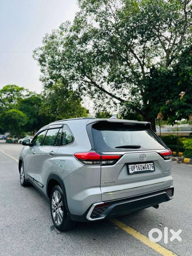 Toyota Innova Hycross 2.0 Zx Hybrid 7 Str, 2023, Petrol