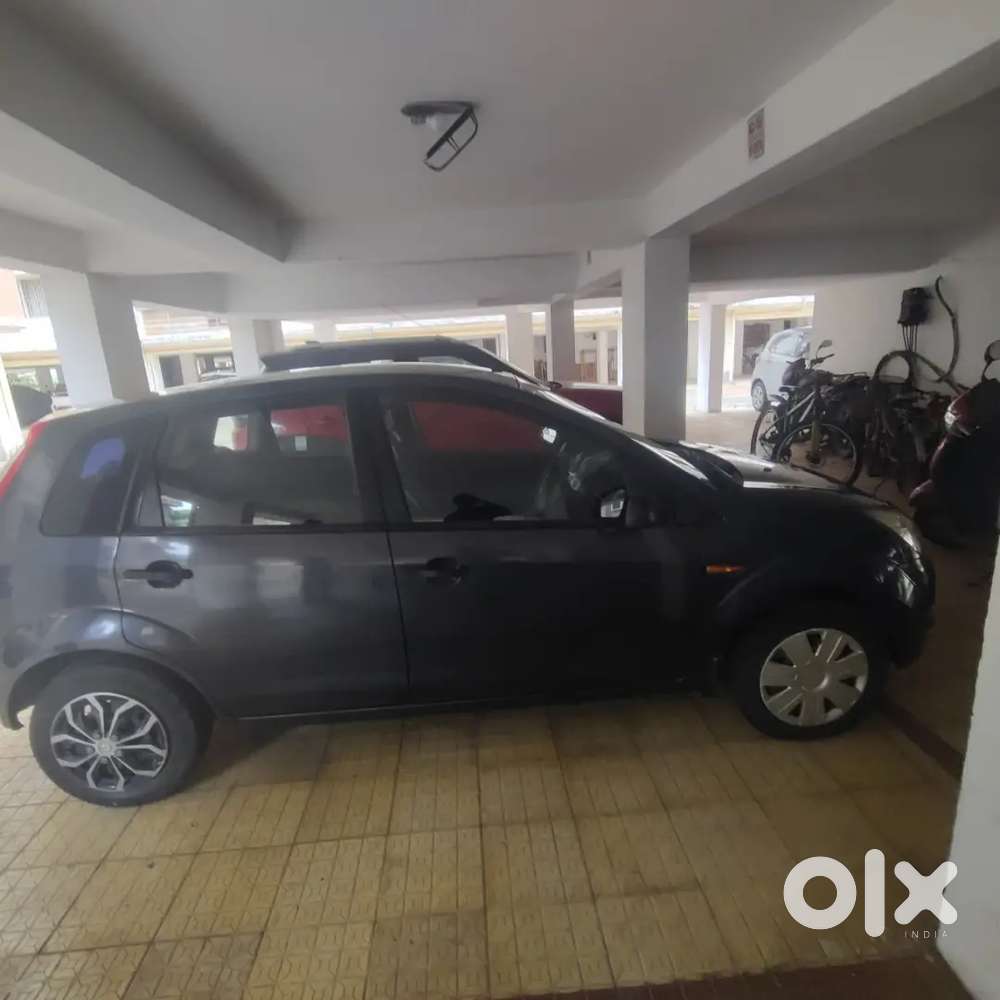 Ford Figo 1.2 Titanium 2011