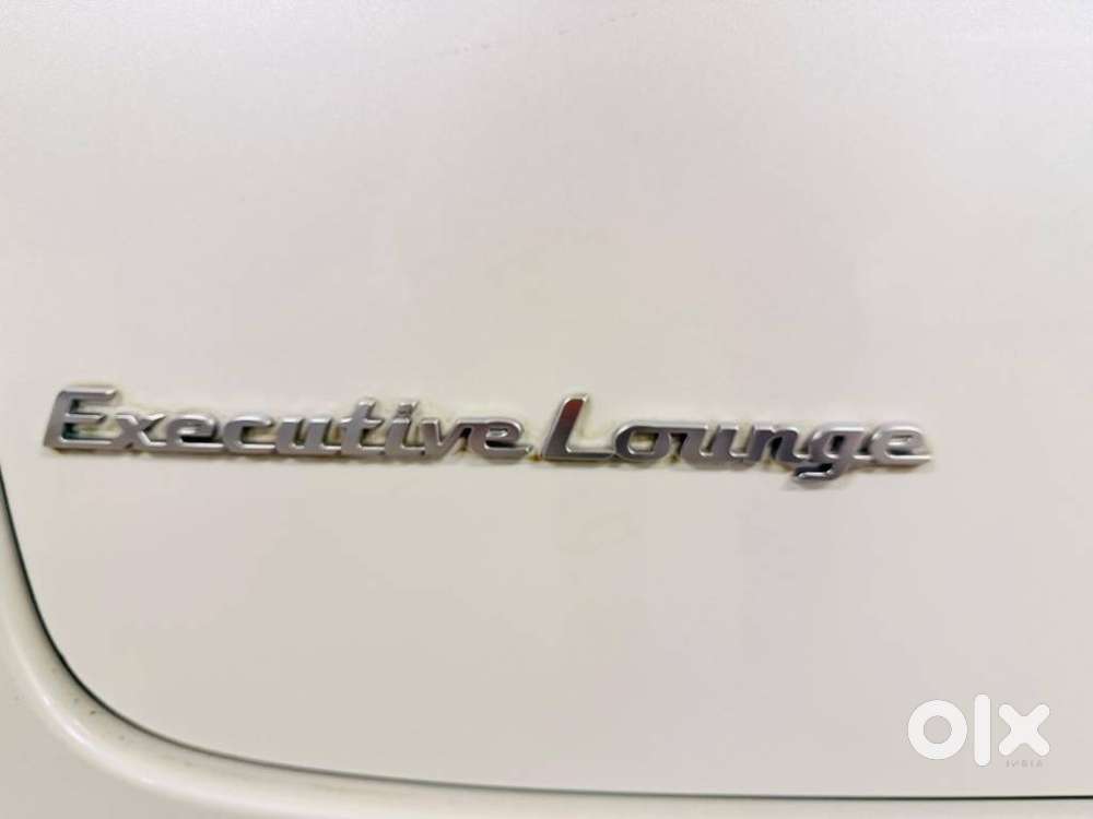 Toyota Vellfire 2.5 Executive Lounge, 2024, Cng & Hybrids