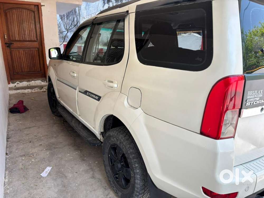 Tata Safari Storme 2017 Diesel 107205 Km Driven