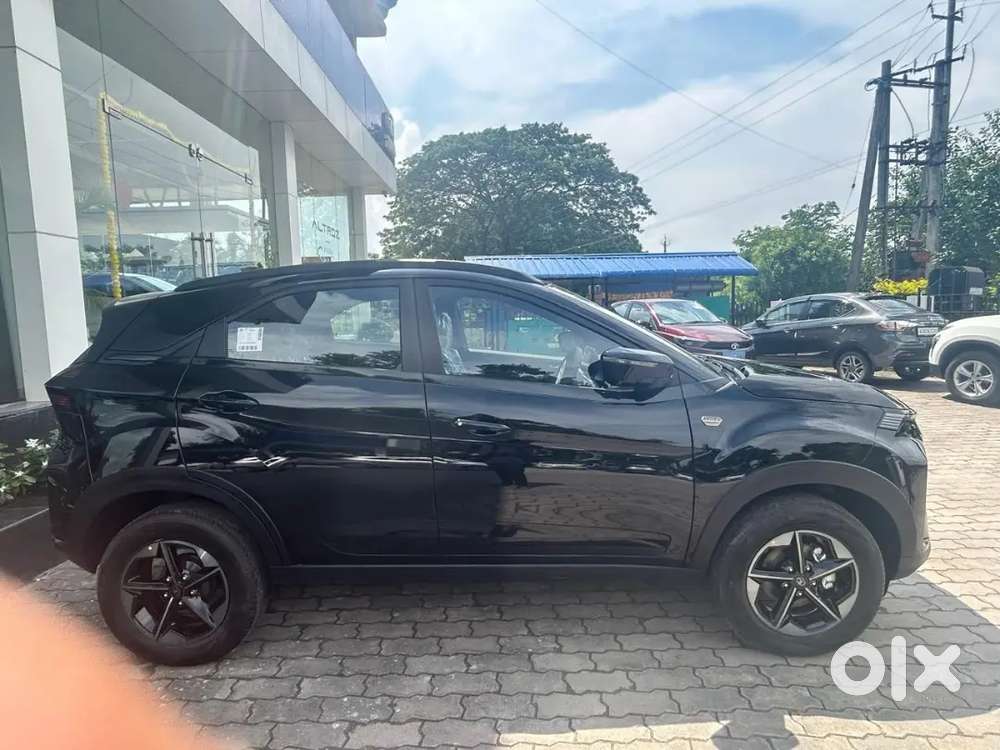 Tata Nexon 2025 Petrol Well Maintained