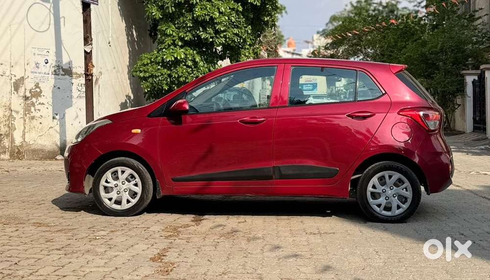 Hyundai I10 Sportz, 2015, Petrol