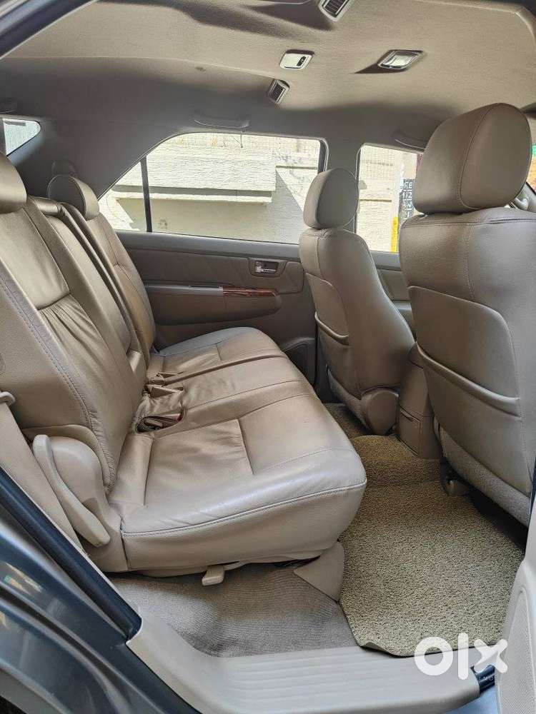 Toyota Fortuner 3.0 4x4 Manual, 2011, Diesel