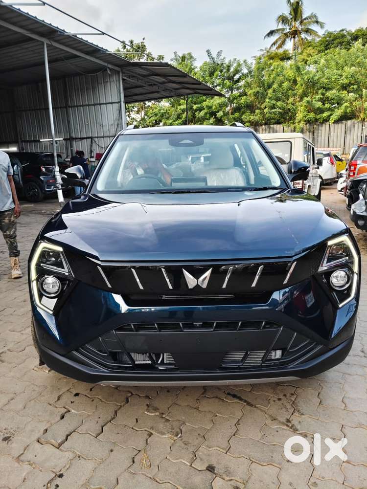 Mahindra Xuv 3xo Ax7 Diesel Mt, 2024, Diesel