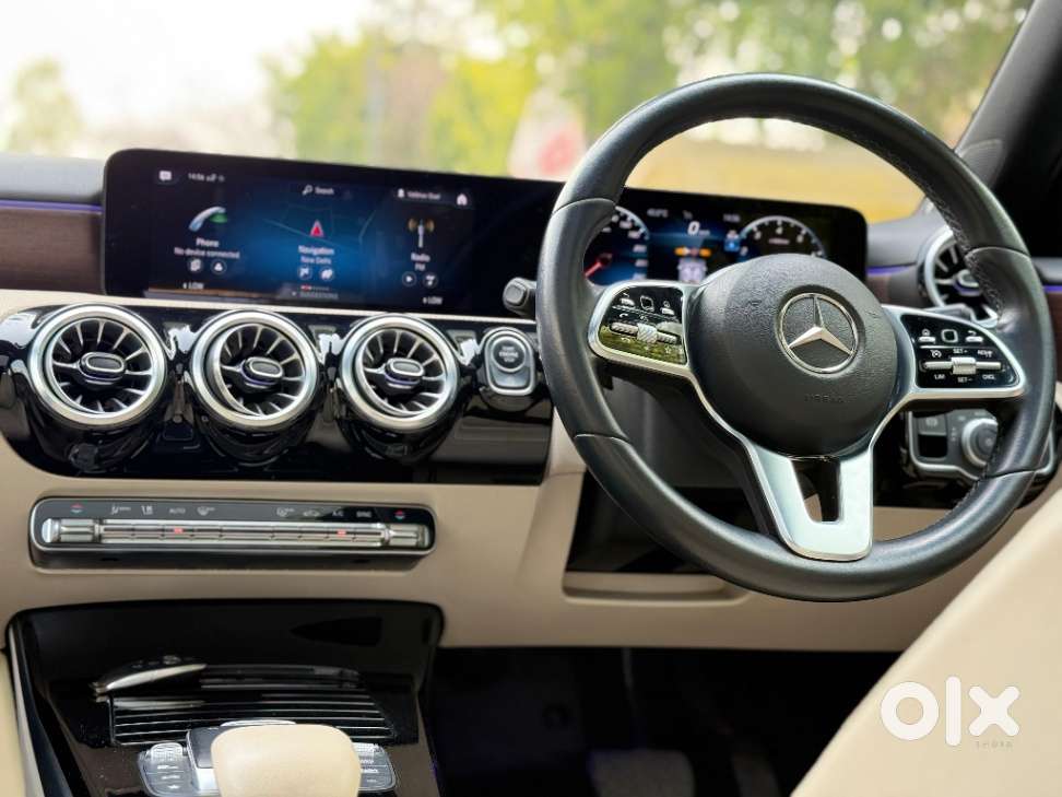 Mercedes-benz A-class Limousine 200, 2023, Petrol