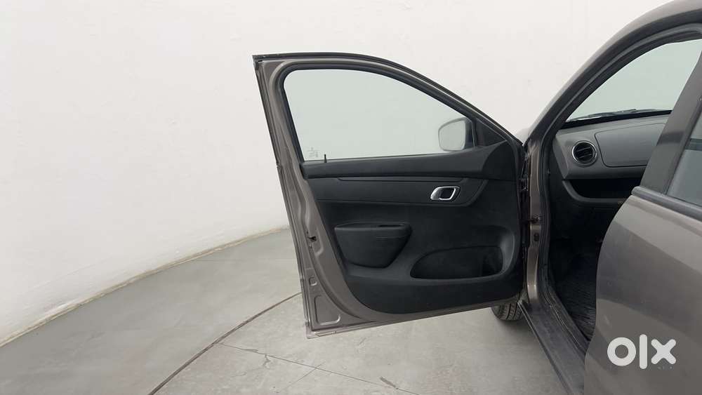 Renault Kwid 2019-ongoing 1.0 Rxt (o), 2018, Petrol