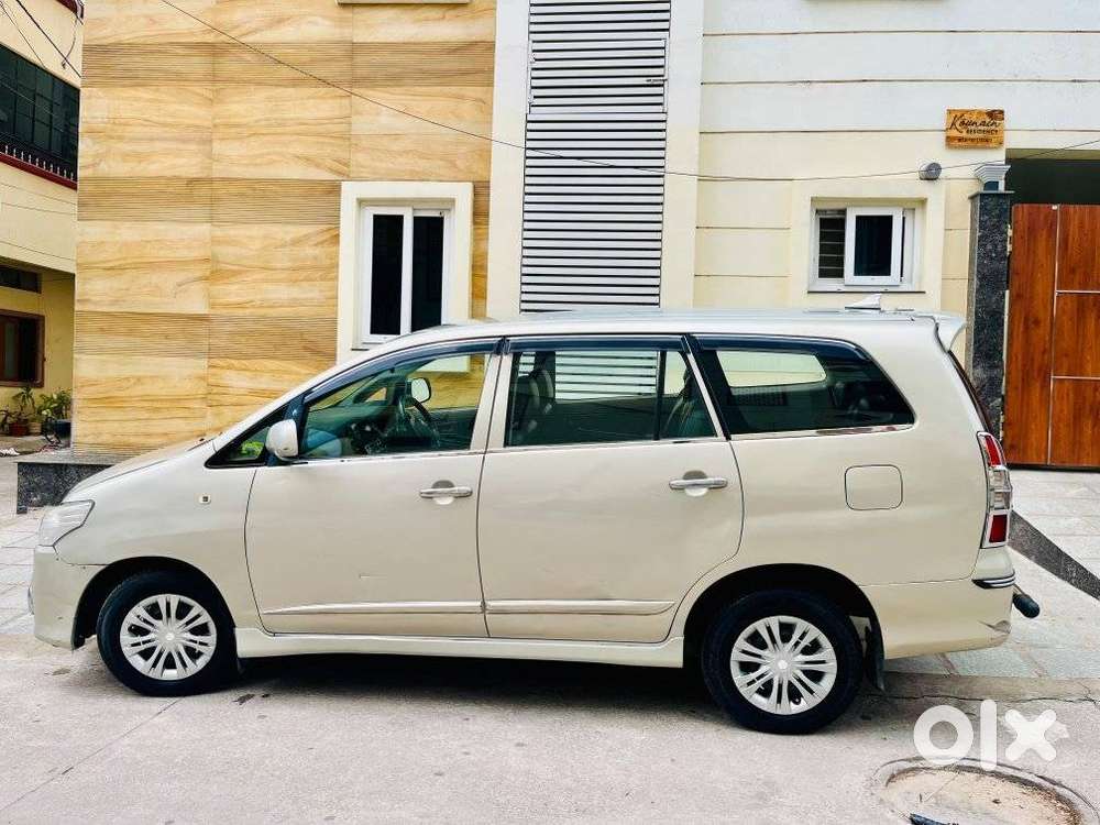 Toyota Innova 2.5 G (diesel) 8 Seater, 2015, Diesel