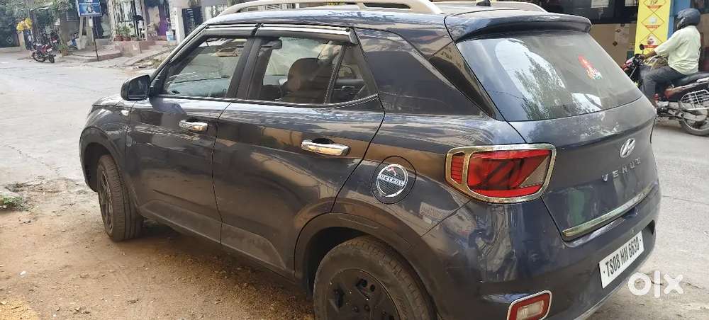 Hyundai New Venue 2021 Petrol 65000 Km Driven