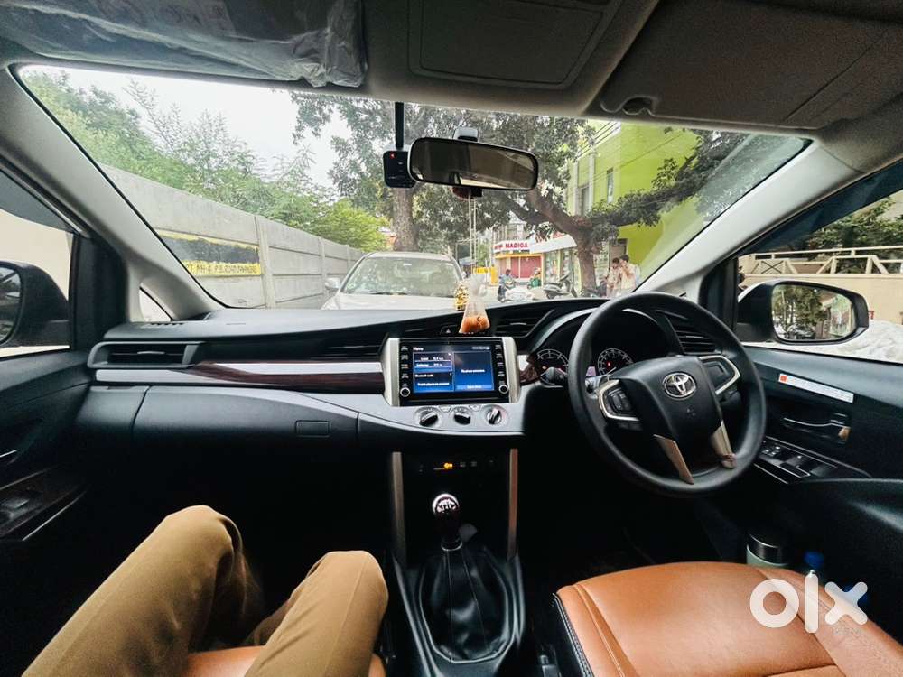 Toyota Innova Crysta 2025