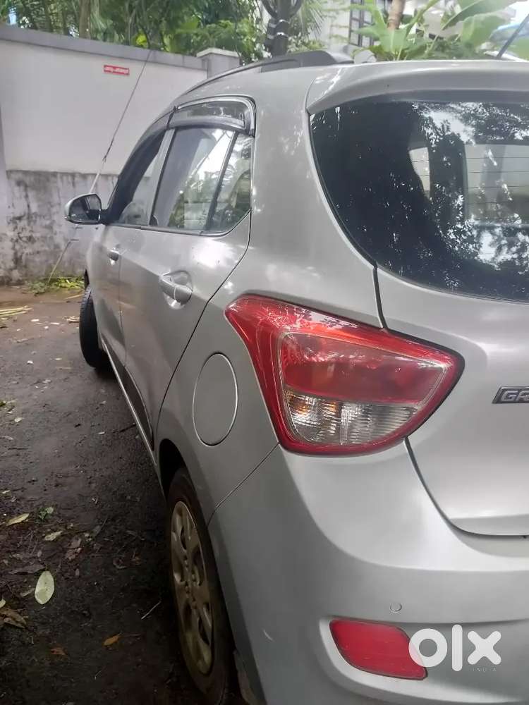 Hyundai I10 Sportz Diesel 2015 72km Driven Neat Vehicle