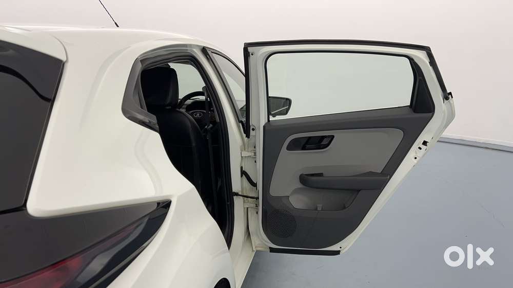 Tata Altroz 1.2 Xt, 2020, Petrol