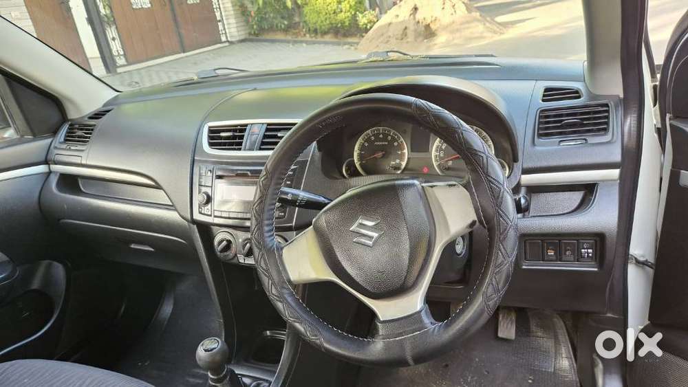 Maruti Suzuki Swift Vxi Optional, 2016, Petrol