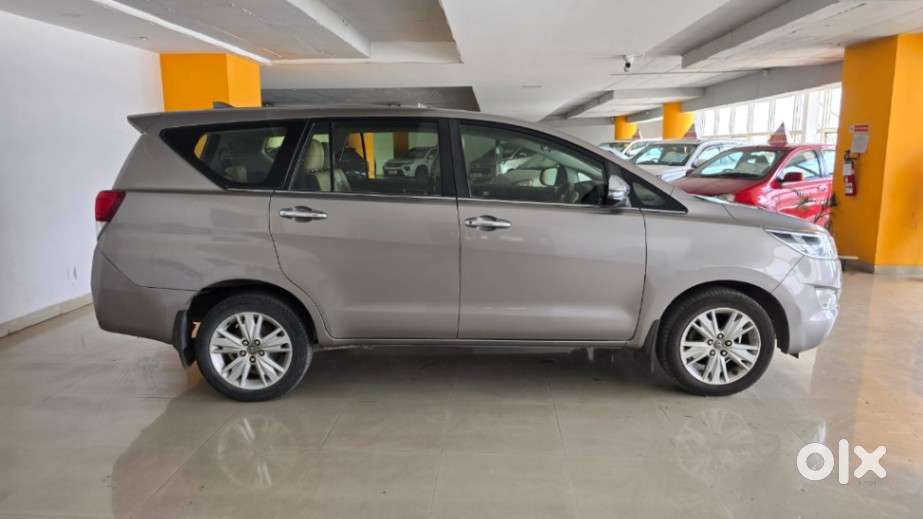 Toyota Innova Crysta 2.4 G Mt, 2022, Diesel