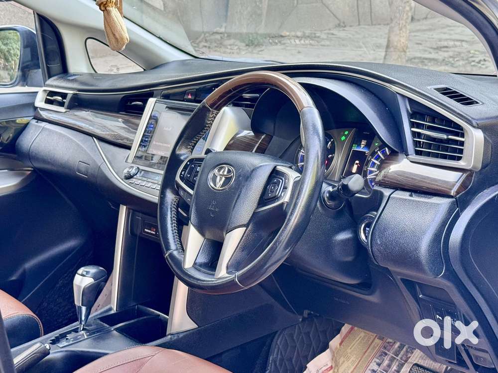 Toyota Innova Crysta 2.8 Zx At 7 Seater, 2018, Diesel