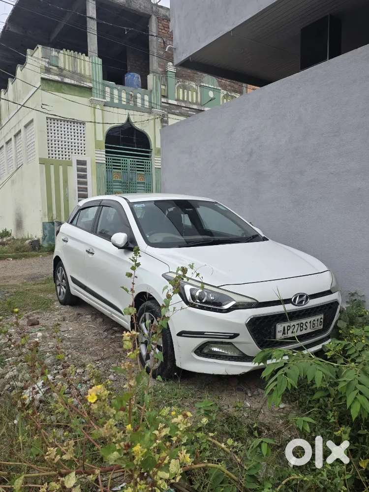 Hyundai New I20 2017  Less Used All Showroom Mantanance 0 Repaires