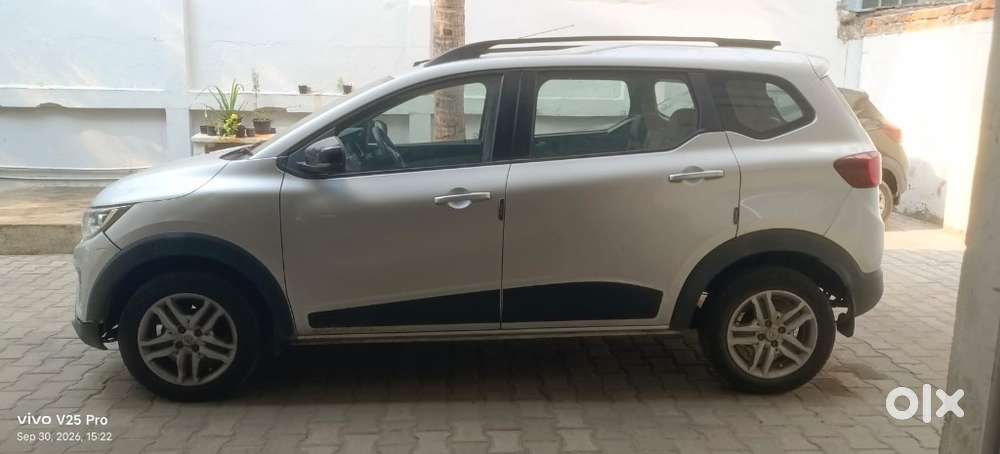 Renault Triber Rxz, 2022, Petrol