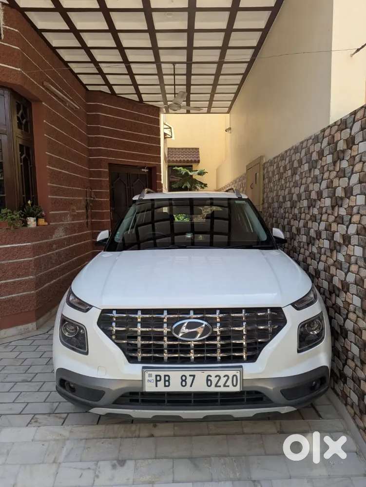 Hyundai Venue Almost New Condition