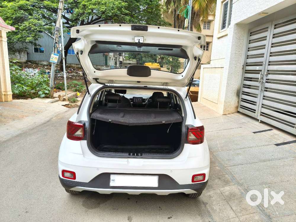 Hyundai Venue 1.2 Kappa S+ Mt Petrol – Stylish Compact Suv  6 Airbags
