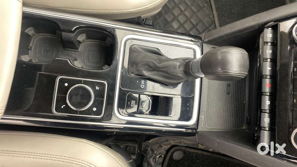 Mahindra Xuv700 2.0 Ax 7 Petrol At Luxury Pack Str, 2022, Petrol