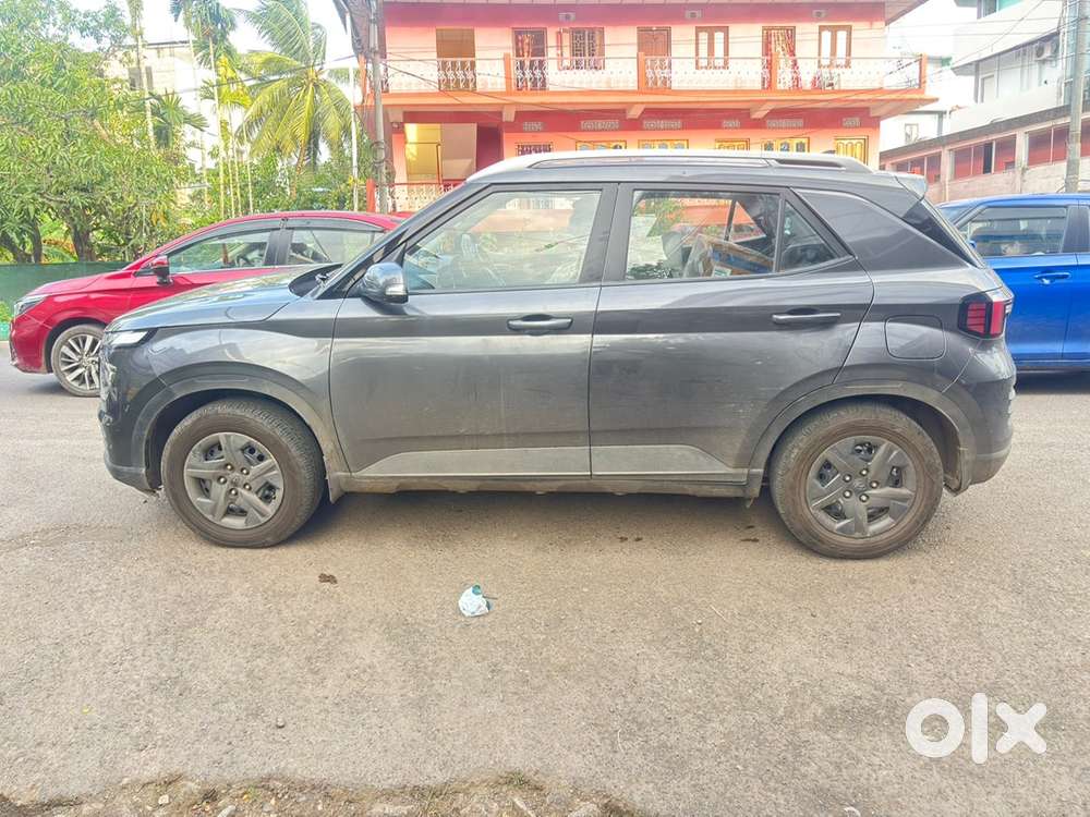 Hyundai Venue 2023 Manual