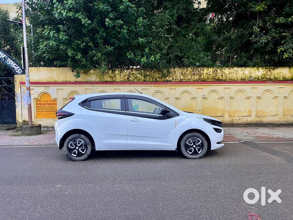 Tata Altroz Xe Petrol, 2021, Petrol
