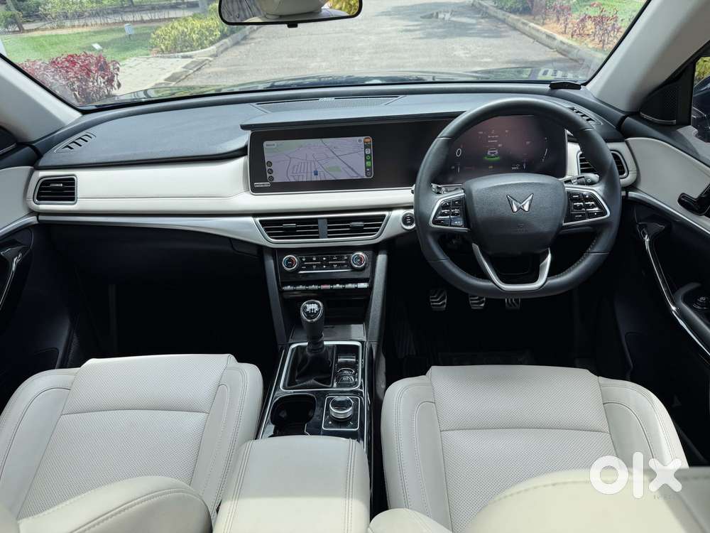 Mahindra Xuv700 2.2 Ax 7 Diesel Mt Luxury Pack Str, 2023, Diesel