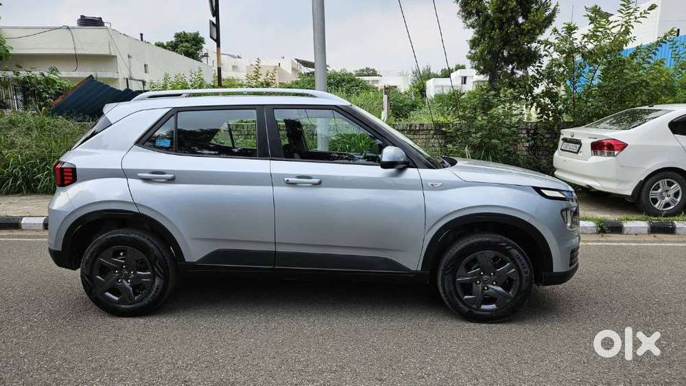 Hyundai Venue 1.2 S (o), 2023, Petrol
