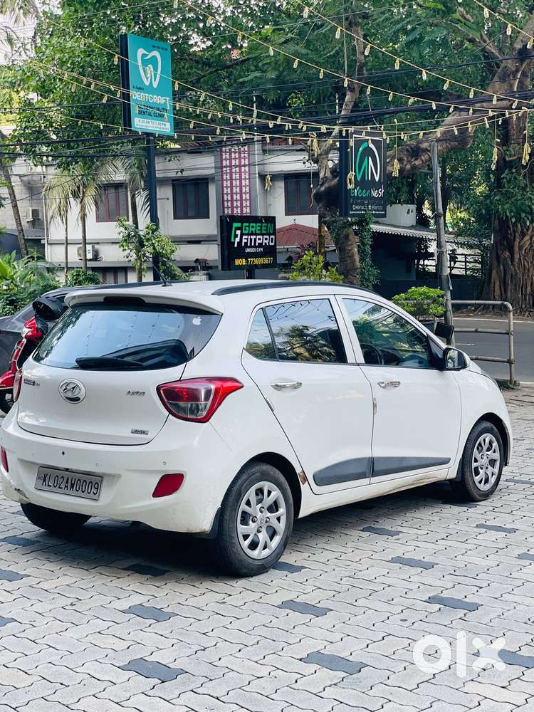 Hyundai Grand I10 2013-2016 At Sportz, 2015, Petrol