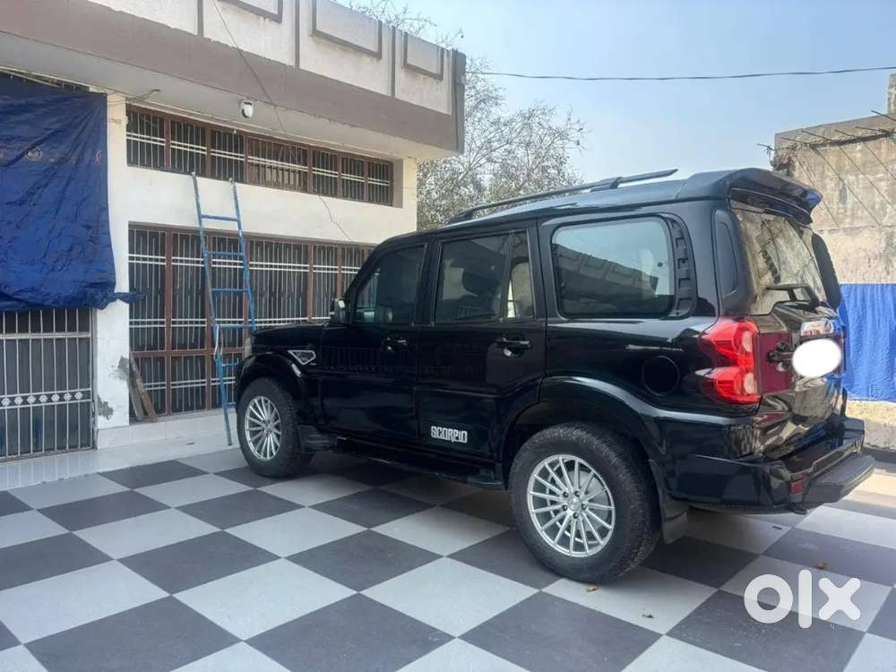Mahindra Scorpio S11 Diesel 7 Seater Captain Chairs