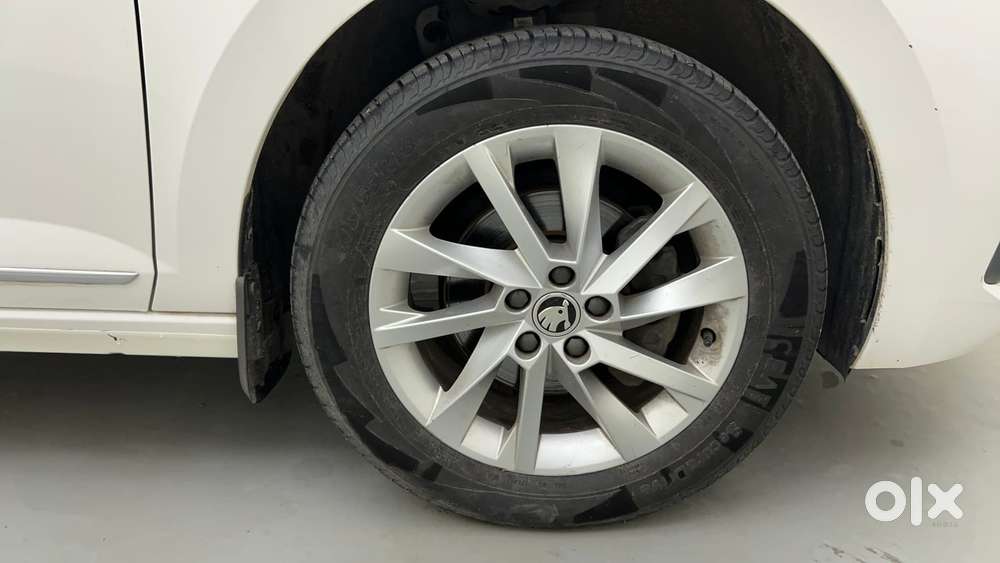 Skoda Slavia Ambition 1.0l Tsi Mt, 2023, Petrol
