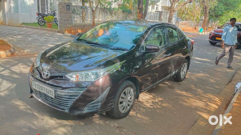 Toyota Yaris J Cvt, 2018, Petrol