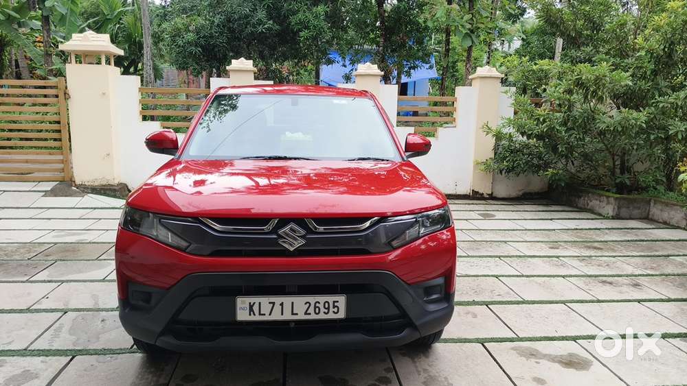 2023 Maruti Brezza Lxi Petrol Manual  33,211 Km