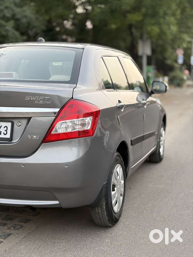 Maruti Suzuki Swift Dzire 1.2 Vxi Bsiv, 2013, Petrol