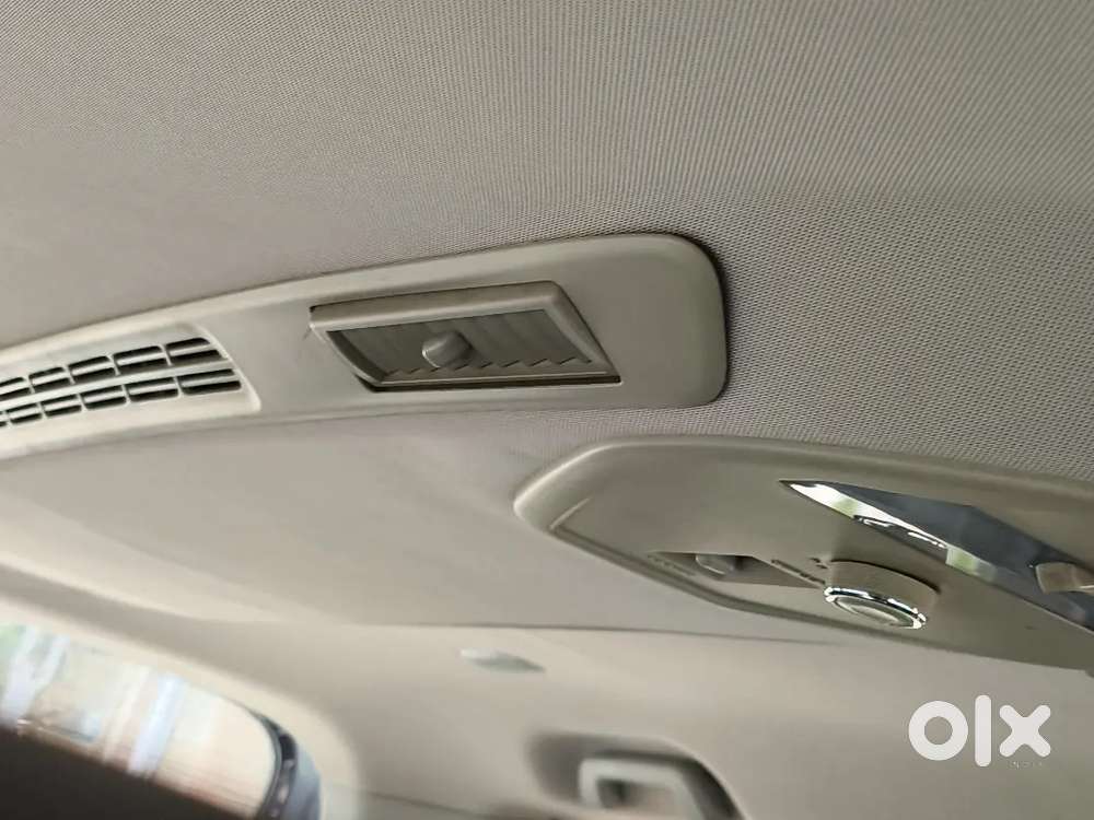 Mahindra Marazzo M6 8 2018