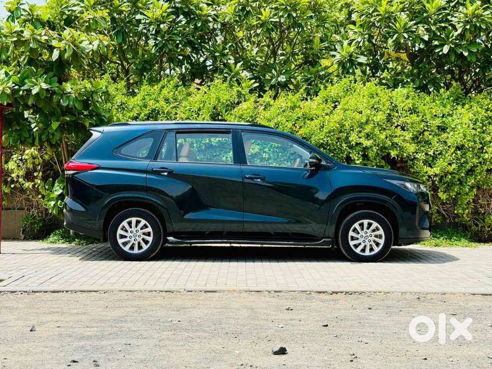 Toyota Innova Hycross Gx (o), 2025, Petrol