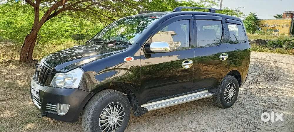Mahindra Xylo Black Superb Pickup