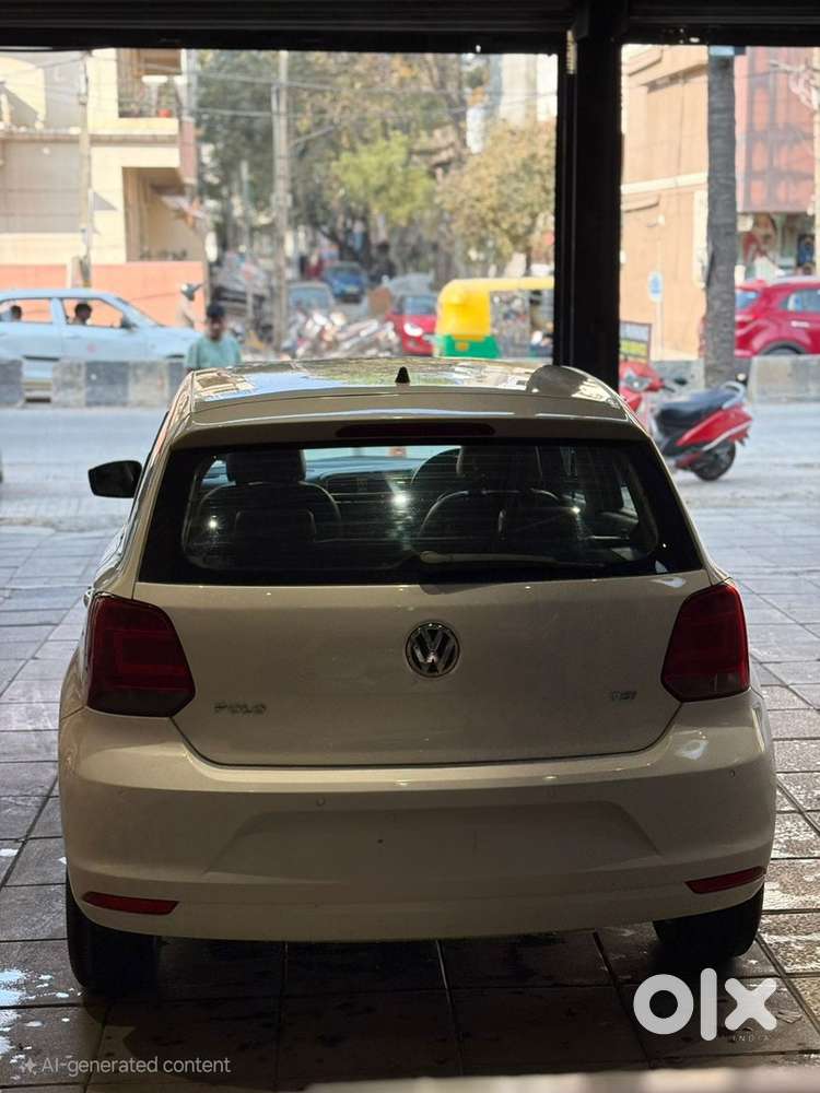 Volkswagen Polo 2015 Car