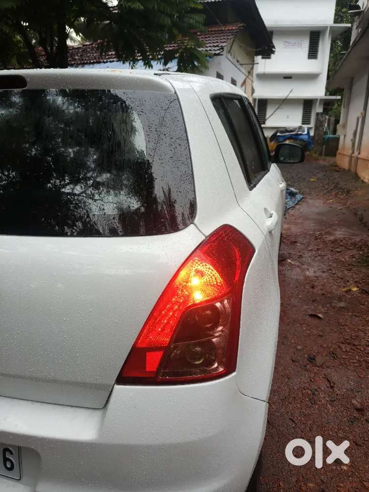 Maruti Suzuki Swift 2010 Diesel 130000 Km Driven