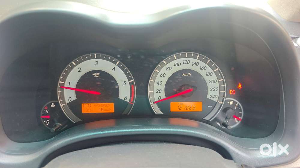 Toyota Corolla Altis 2010-2013 1.8 J, 2011, Diesel