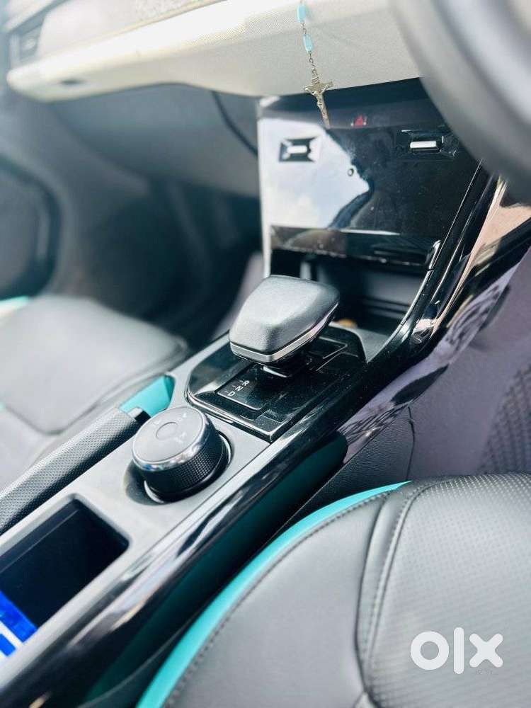 Tata Nexon Pure (s) 1.2 Petrol 6amt, 2024, Petrol