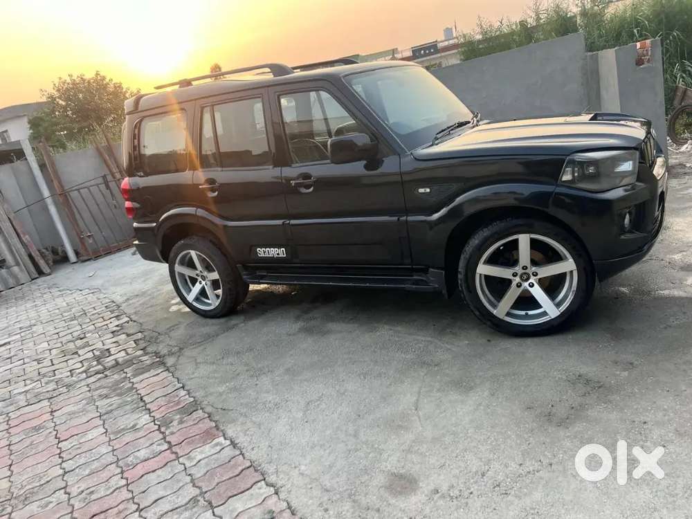 Classic S5,first Owner, Black Clour,good Condition, 20inchi Alloy