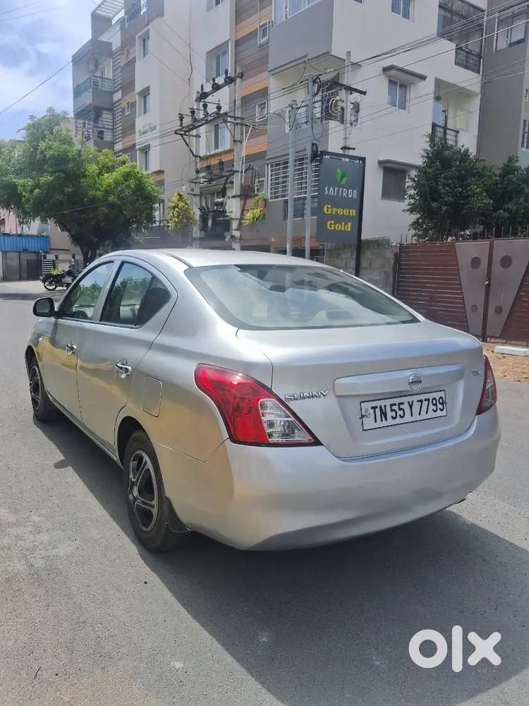 Nissan Sunny 2011 Car