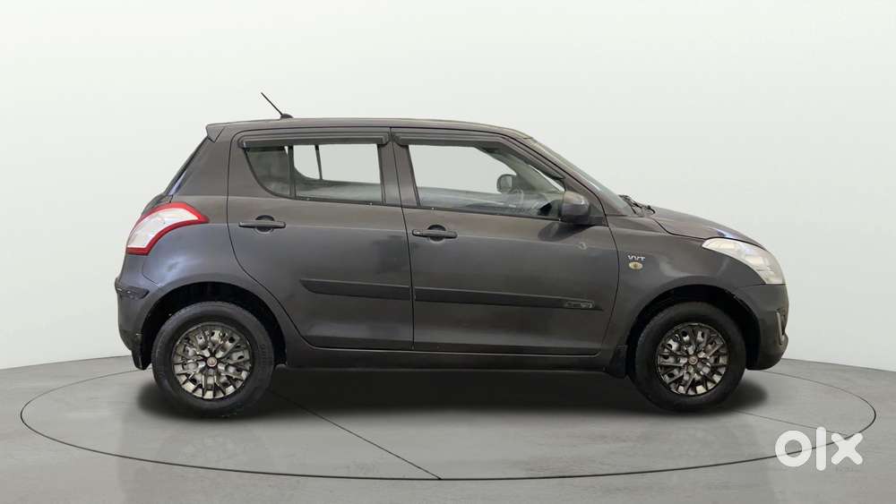 Maruti Suzuki Swift 1.2 Lxi (o), 2017, Petrol
