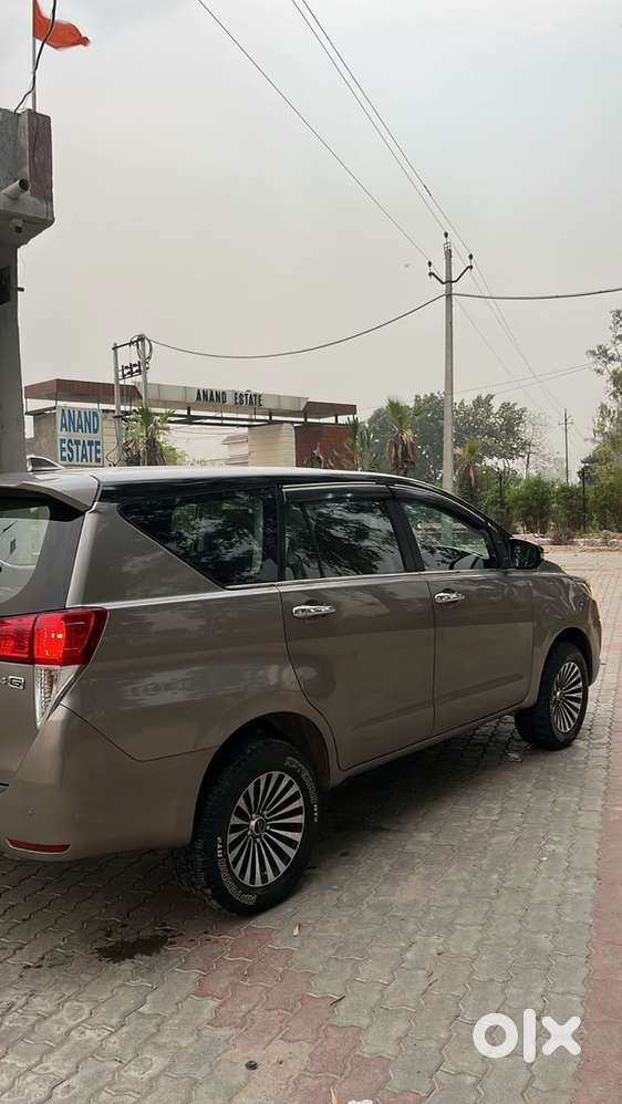 Toyota Innova Crysta 2023