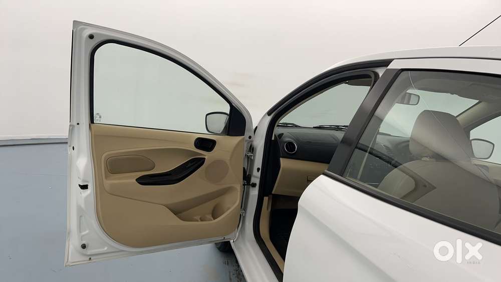 Ford Figo Aspire Titanium, 2017, Petrol